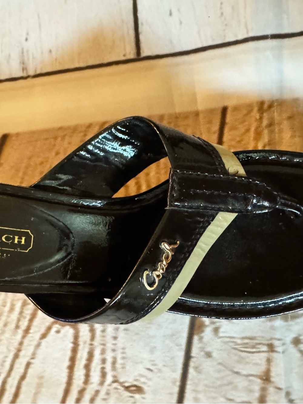 VGUC size 6 Coach Brown Patent Leather and Cream Logo Platform Thong Sandals - Picture 6 of 10
